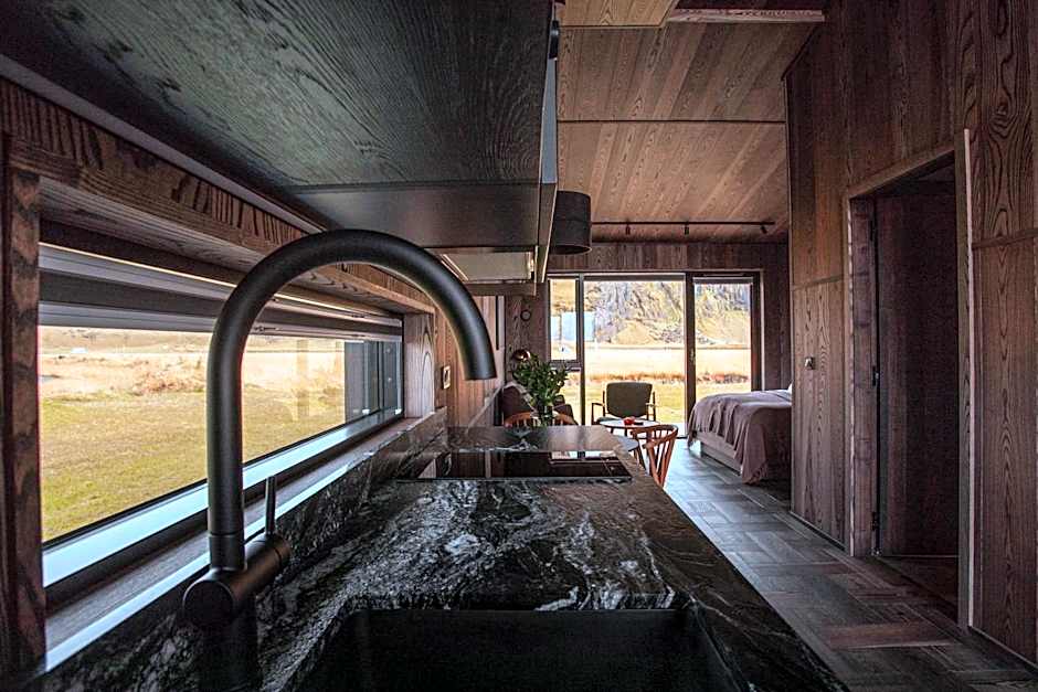 Seljalandsfoss Horizons