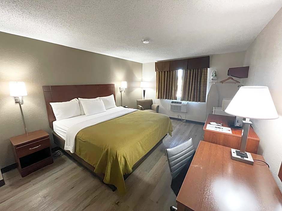 Econo Lodge Cartersville-Emerson Lake Point