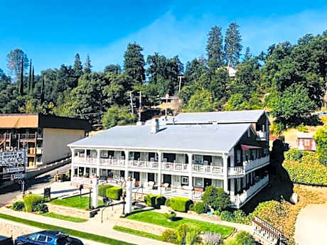 Gunn House Hotel