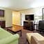 Holiday Inn Express Hotel & Suites Pittsburgh Airport by IHG