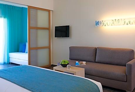 Family Room Garden View