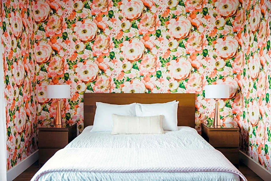 The June Motel, Prince Edward County