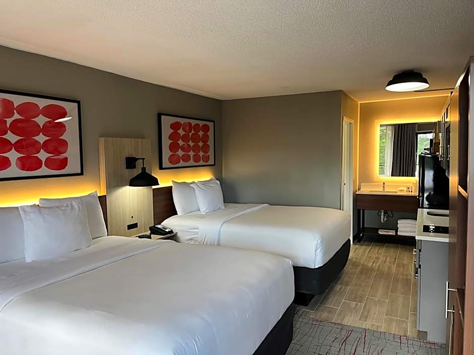 Hawthorn Extended Stay by Wyndham Columbia / Ft. Jackson