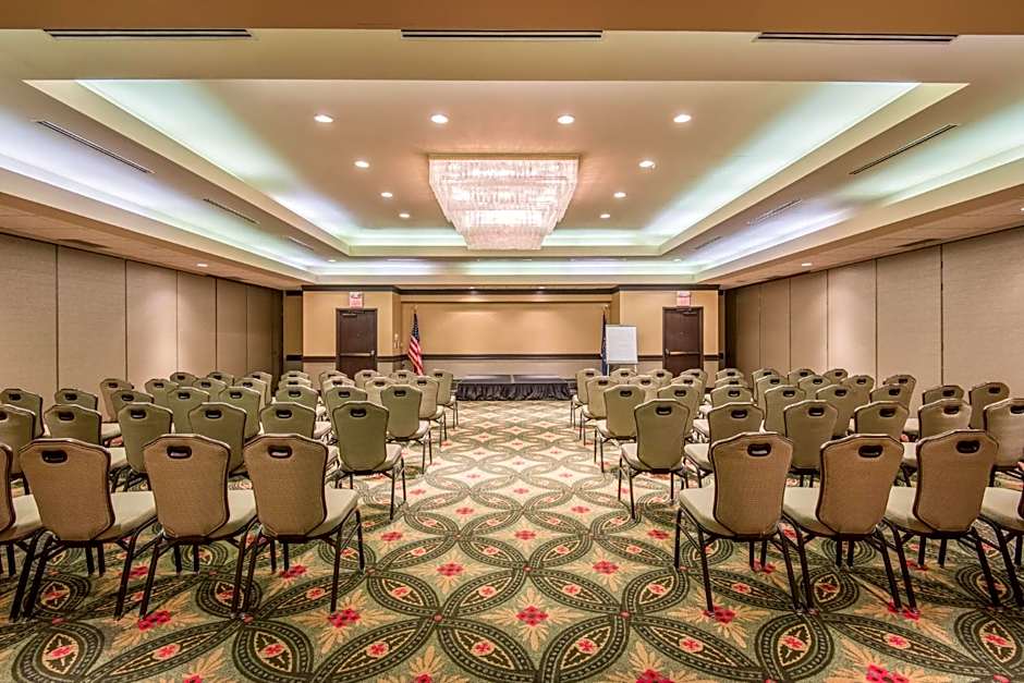 Crowne Plaza Indianapolis-Airport By IHG