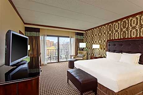 1 King Bed Retreat Room