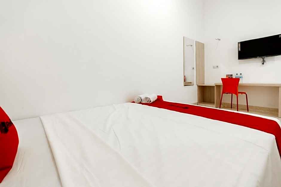 RedDoorz @ Graha Cemerlang Maros