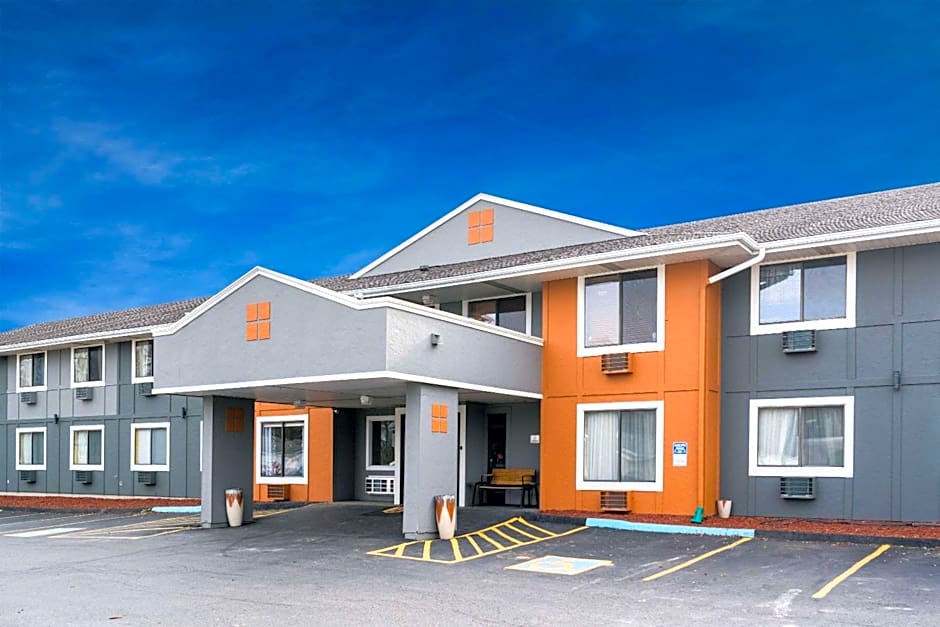 Super 8 by Wyndham Rochester Mayo Clinic Area