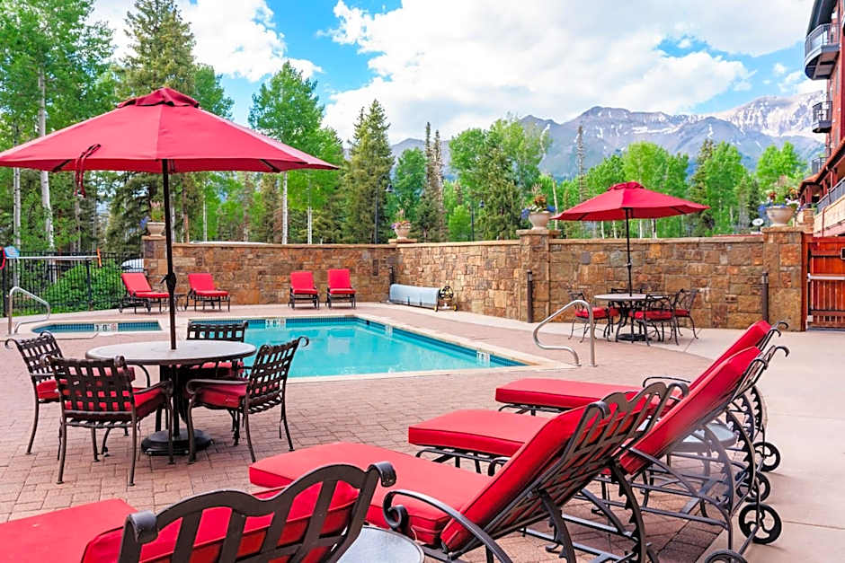 Bear Creek Lodge 309B by Alpine Lodging Telluride