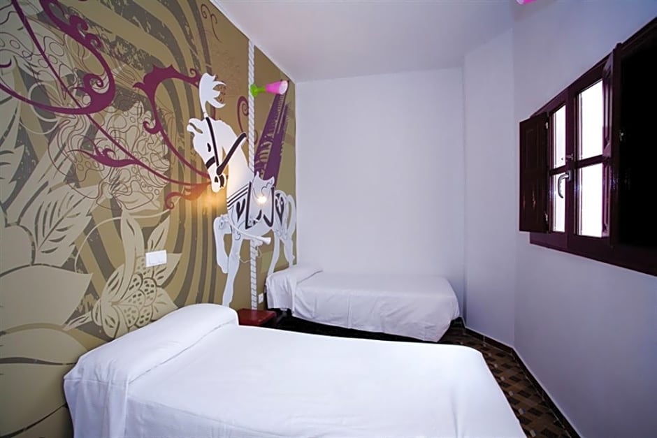 Home Youth Hostel by Feetup Hostels