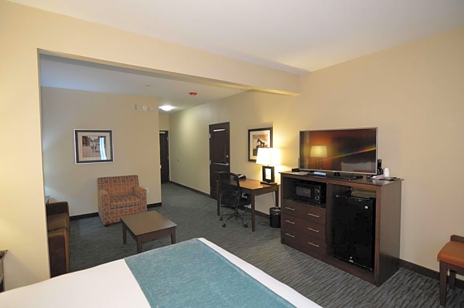 Best Western Plus Longhorn Inn & Suites