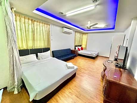 Deluxe Quadruple Room