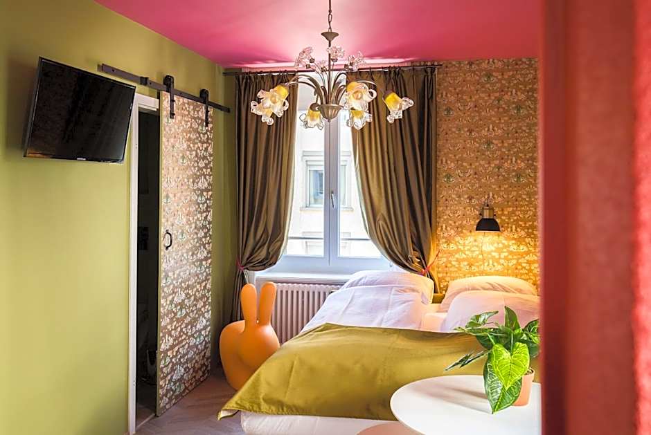 The Henry Self Check-In Guesthouse