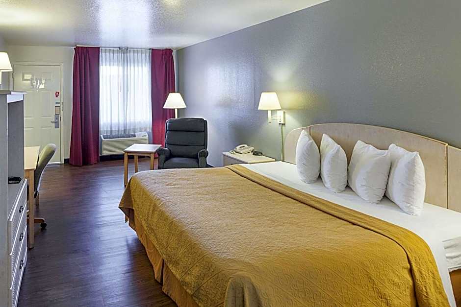 Econo Lodge San Antonio South