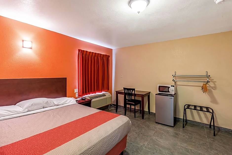 Motel 6-Blythe, CA - South