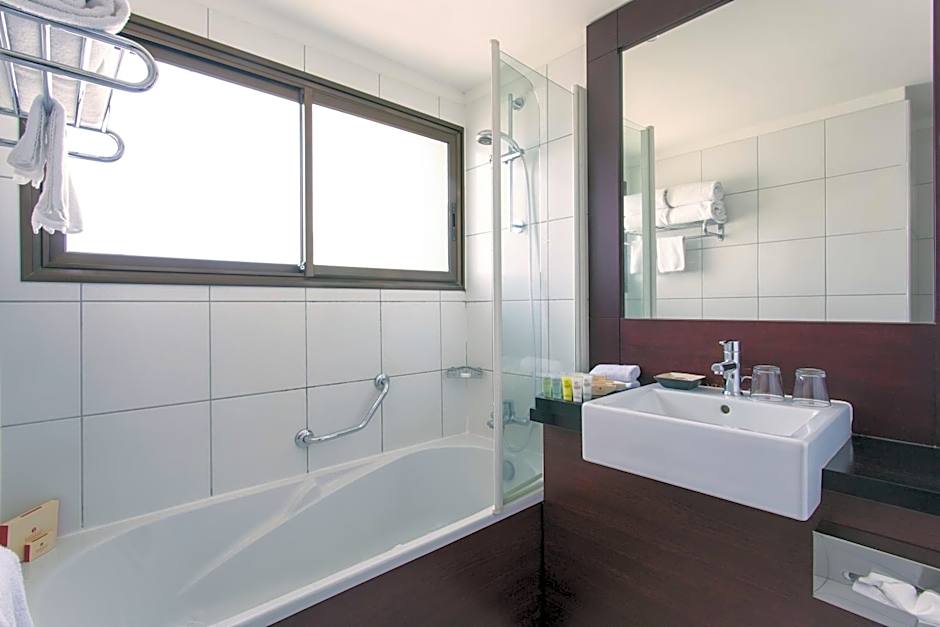 Ramada Hotel & Suites by Wyndham Noumea