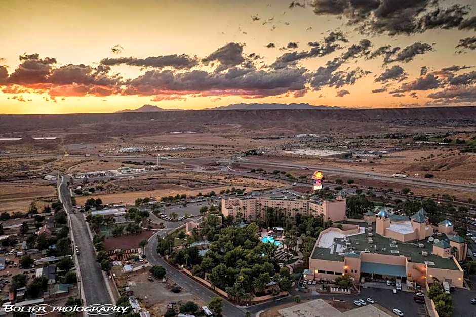 Mesquite Retreat 2 Bd Condo by Cool Properties LLC