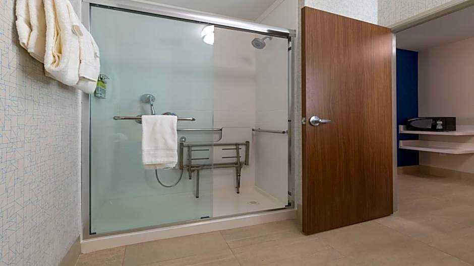 Holiday Inn Express And Suites Marion By IHG