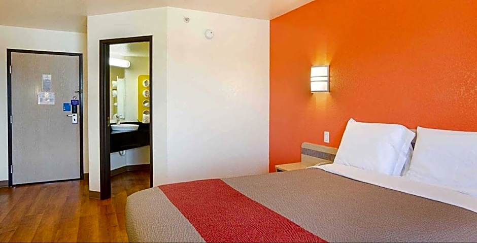 Motel 6-Fort Lupton, CO