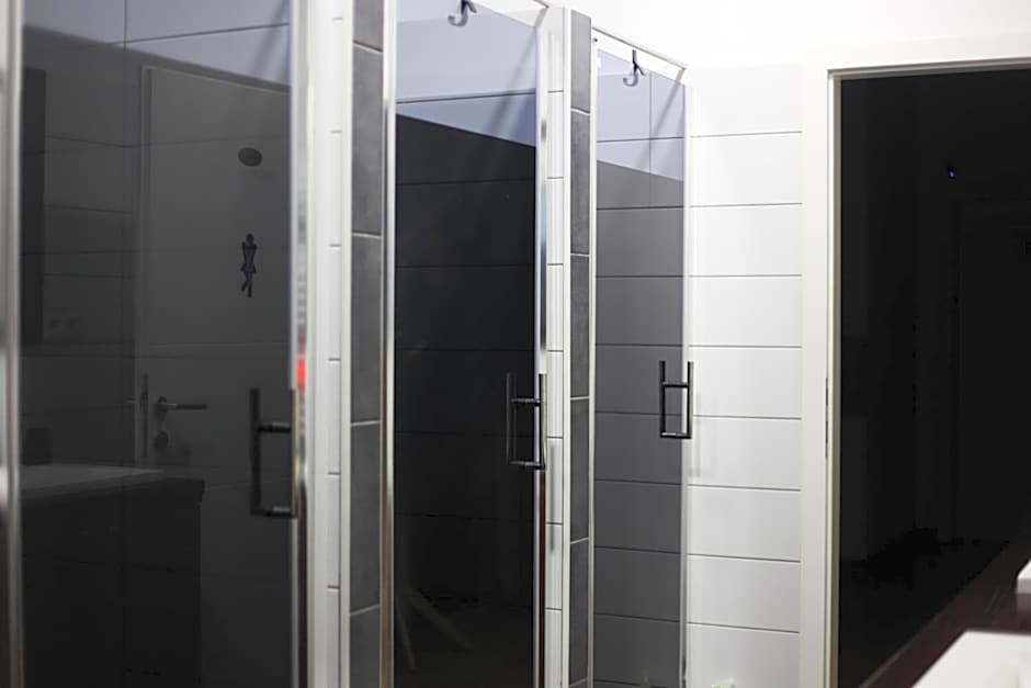 Rooms & Glamping Lana Haus