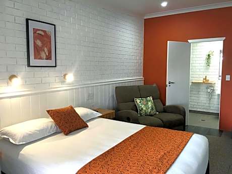 Gin Gin Village Motor Inn Motel QLD