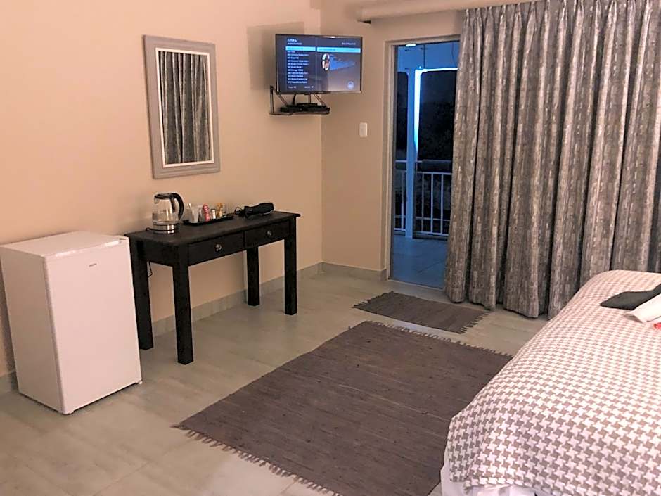 8 on Acacia Guesthouse