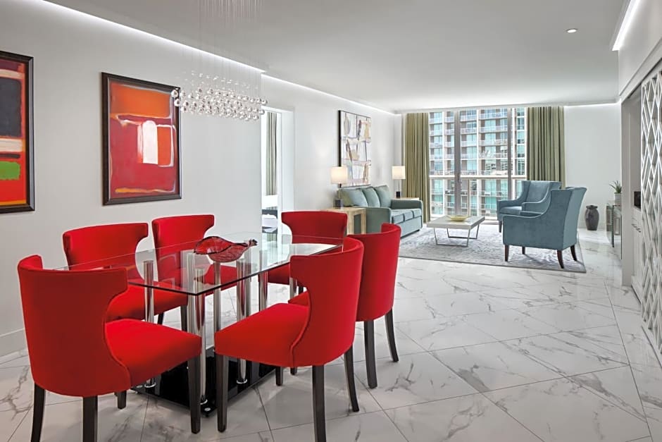 W Miami