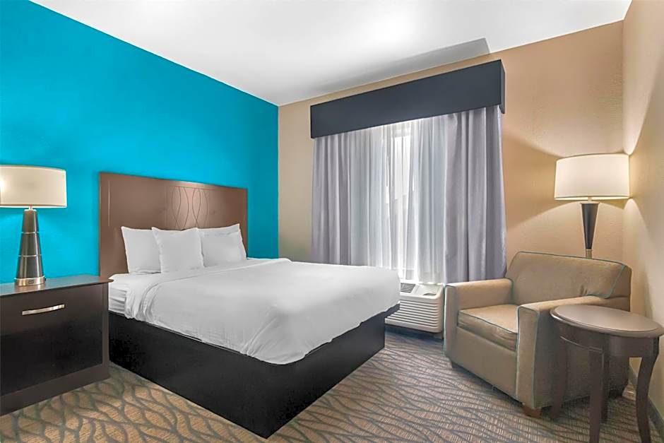 Best Western Plus Hiawatha Hotel