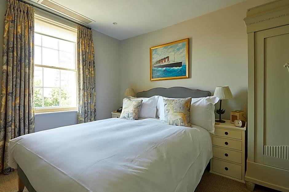 THE PIG in the Wall - Southampton