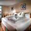 University Inn - A Staypineapple Hotel