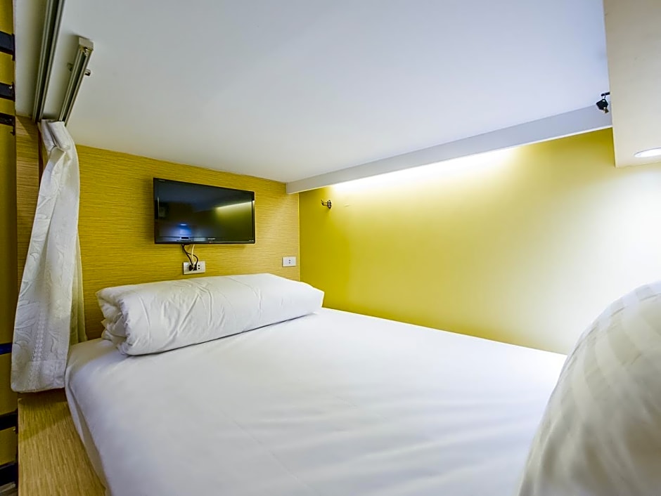 Matchbox Bangkok Hostel