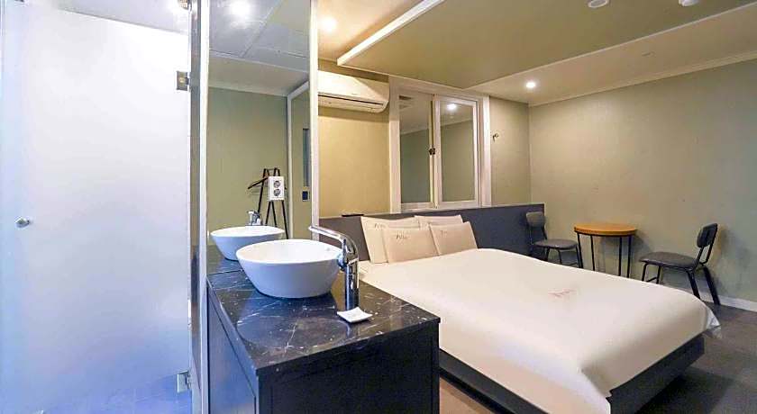 Gamdong Hotel