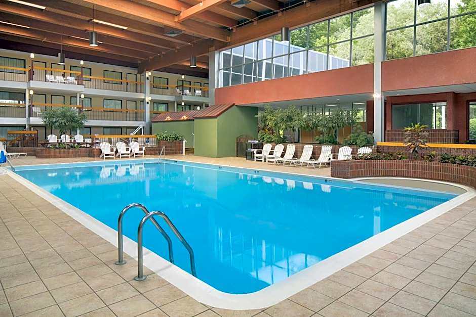 Ramada by Wyndham Beaver Falls