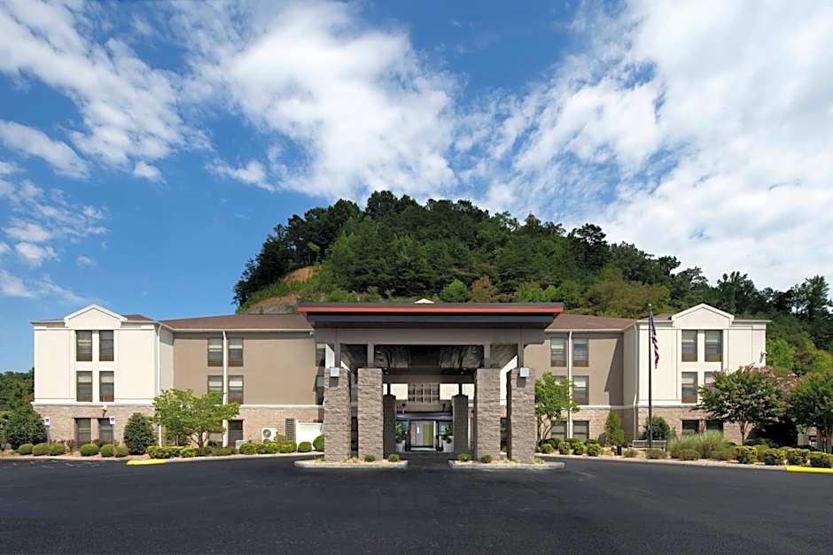 Photo 1 of 35 of Holiday Inn Express Middlesboro By IHG