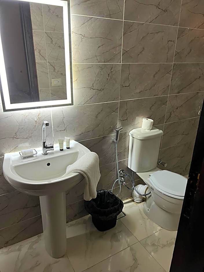 Imperial Pyramids View Inn