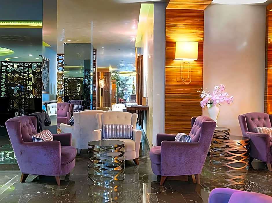 Gold Majesty Hotel