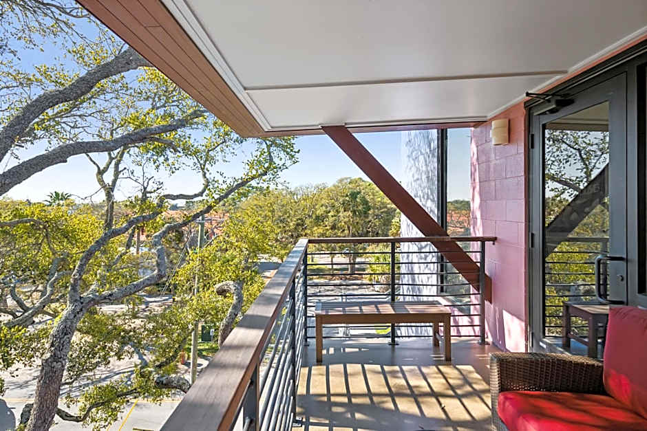 Boutique Vera Hotel in the Heart of Folly Beach