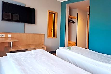 2 Single Standard (25sqm)