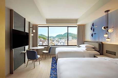 One-Bedroom Panorama Suite - Club Lounge Access