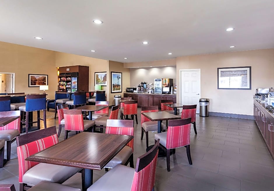 Comfort Suites Lincoln North