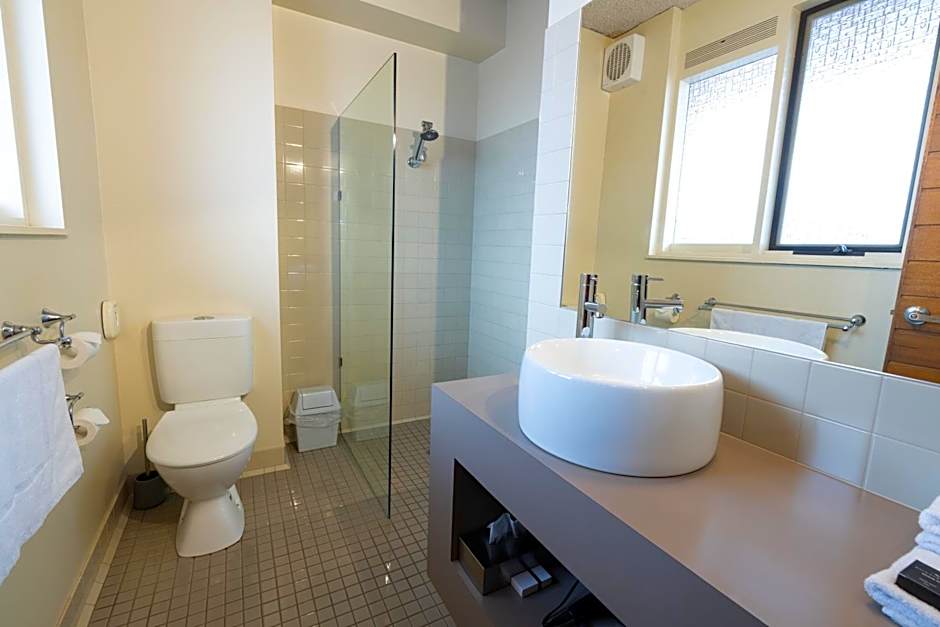 Sovereign Park Motor Inn