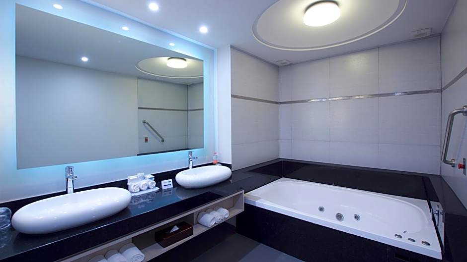 Holiday Inn Express Mexico - Toreo By IHG