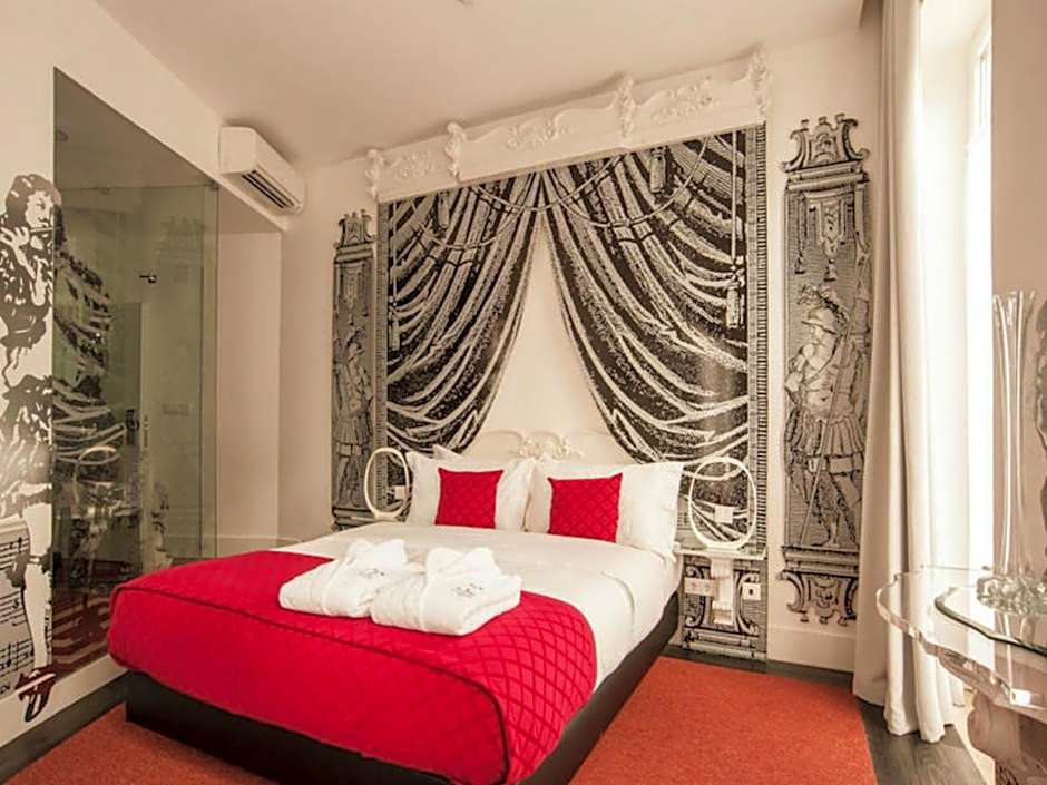 Teatro Boutique Rooms & Suites