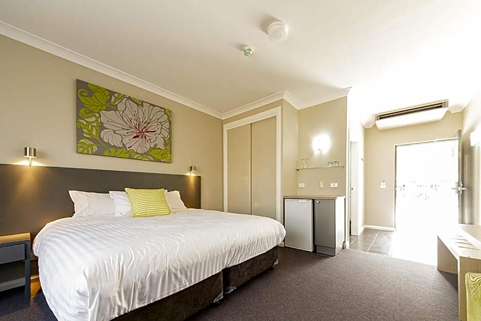 Club Cowra Motel