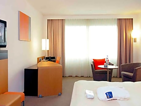 Executive room with one double bed