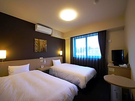 Twin Room - Non-Smoking