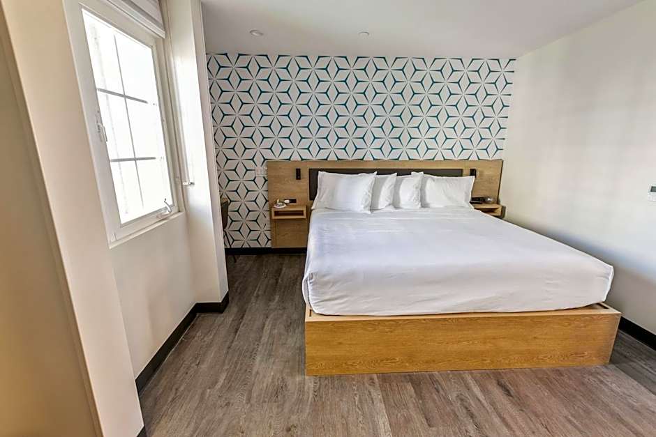 Photo 1 of 18 of 1 King Bed Suite