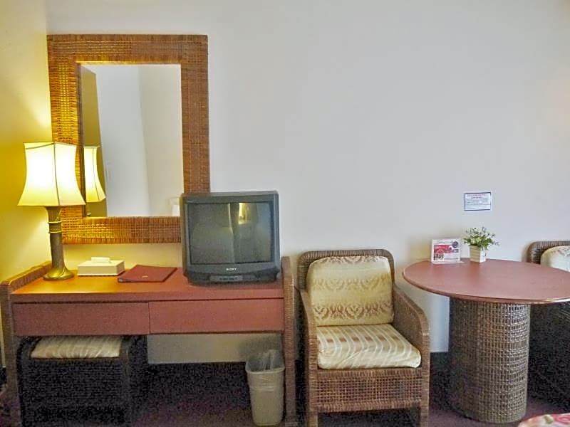 Holiday Saipan Hotel