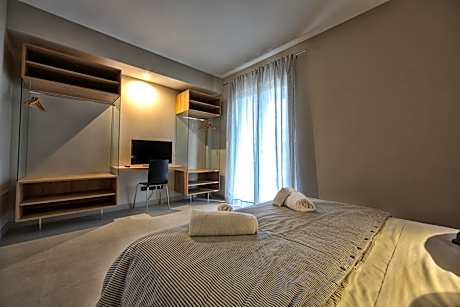 Apartment with Garden View