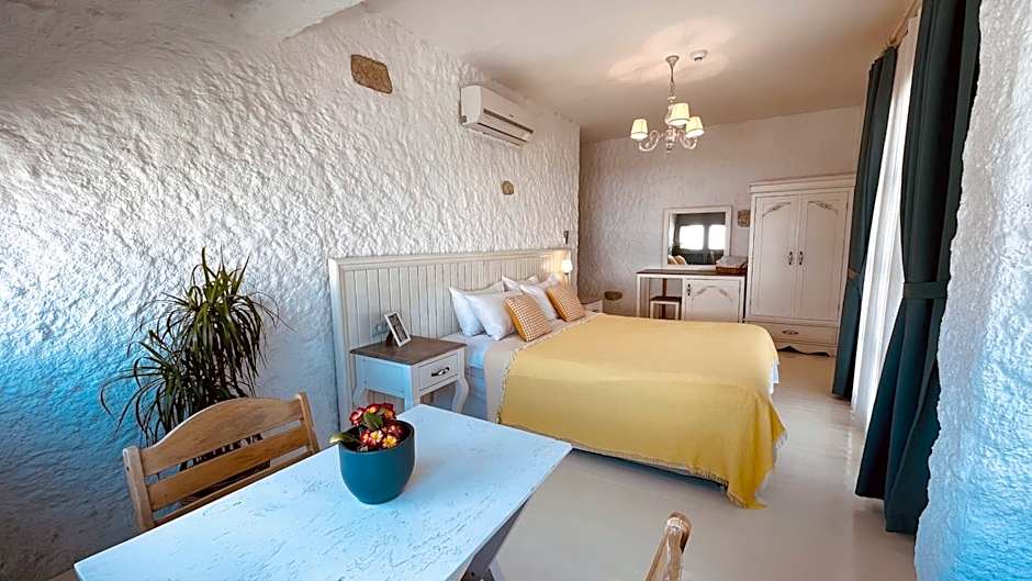 Mina Otel by Adda Alaçatı