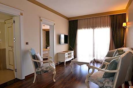 Suite with Direct Sea View